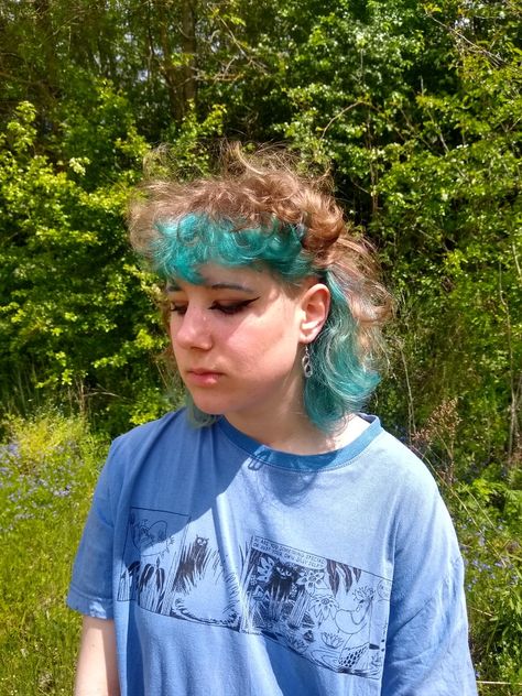 blue hair, mullet, alt, summer, punk, goth Teal Mullet, Blue Hair Mullet, Blue Mullet, Punk Hair Color, Goblin Clothes, Tired Person, Summer Punk, Alt Summer, Hair Mullet