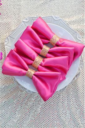 REVEL: Hot Pink + Gold Wedding Inspiration Hot Pink And Gold Wedding, Wedding Table Settings Diy, Napkins Ideas, Mallorca Bread, Watermelon Wedding, Napkin Ideas, Pink Gold Wedding, Hot Pink And Gold, Gold Napkin Rings