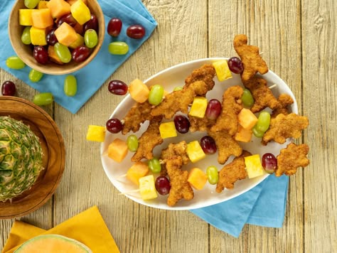 Crispy dino nuggets and fruit skewers. Quick Summer Meals, Dino Nuggets, Kid Friendly Meals Dinner, Summer Dinner Ideas, Easy Summer Dinners, Fruit Skewers, Summer Meals, Romantic Dinner Recipes, Kid Friendly Dinner