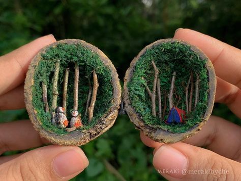 MERAKi miniatures by CHE 🧚🏻 (@merakibyche) posted on Instagram: “Miniature penguin camp 🐧 adorable wooden penguin couple camping in woods small world in a nutshell (link in bio) 🐧 . . . . .…” • Aug 31, 2020 at 11:23am UTC Walnut Shell Crafts, Couple Camping, Penguin Couple, Acorn Crafts, Nut House, Penguin Ornaments, Deco Nature, Mini Craft, Walnut Shell