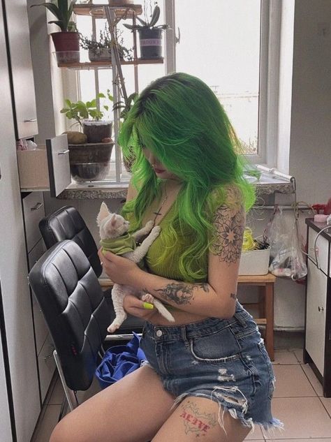 Alt Dyed Hair, Moss Green Hair, Emerald Green Hair, Green Hair Girl, Cute Aesthetics, Pink Cottagecore, Never Come Back, Coquette Fashion, Alt Goth