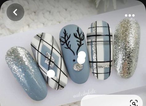 Nagel Stamping, Blue Christmas Nails, Nail Art Noel, Xmas Nail Art, Manicure Gel, Plaid Nails, Christmas Gel Nails, Christmas Nail Art Designs, Winter Nail Designs