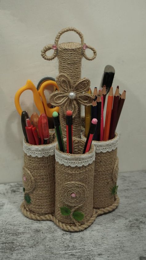 DIY JUTE ROPE WITH EMPTY TISSUE ROLL Tissue Roll Crafts, Jute Craft Ideas, Jute Twine Crafts, Diy Belt For Dresses, Jute Craft, Cardboard Recycling, Twine Crafts, Aluminum Can Crafts, Cardboard Design