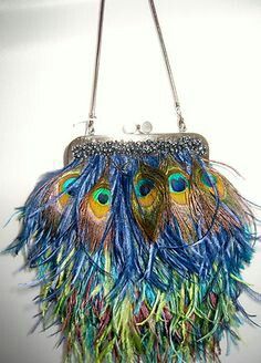 Peacock feather purse Hand Bags Ideas, Peacock Fashion, Peacock Purse, Peacock Gifts, Black Pinterest, Crossbody Bag Pattern, Bead Bag, Peacock Theme, Bags Ideas