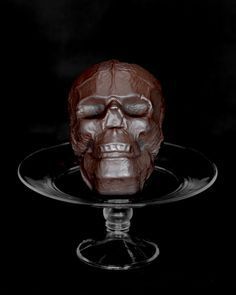 Chocolate Skull Cake Recipe Red Velvet Skull Cakes, Skull Recipes, Skull Food, Skull Cake Pan, Skull Cakes, Brain Cake, Skull Cupcakes, Tattoo Skulls, Design Chocolate