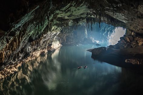 Underground Lake, Dark Cave, Underground Caves, Puerto Princesa, Lost River, Small Lake, Natural Phenomena, Crystal Clear Water, Boat Tours