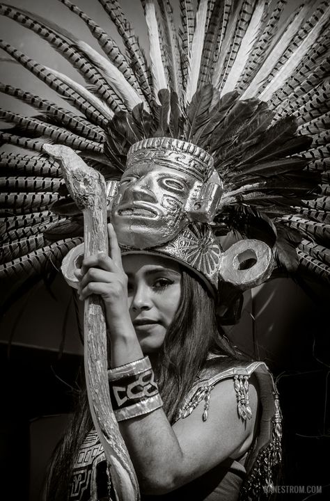 Aztec Headpiece, Aztec Project, Aztec Feathers, Aztec Headdress, Aztec Princess, Mexican Ideas, Aztec Goddess, Aztec Tattoos Sleeve, Gothic Background