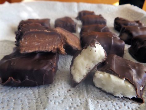 Needhams Recipe, Maine Desserts, Potato Candy, Food Channel, Melting Chocolate Chips, Christmas Snacks, Desserts To Make, Christmas Goodies, Vegetarian Chocolate