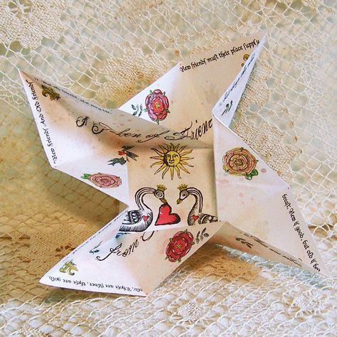 Victorian Puzzle Purse, Origami Puzzle, Herb Basket, Puzzle Purse, Paper Creativity, Cute Valentines Card, 달력 디자인, Class Valentines, Origami Ideas