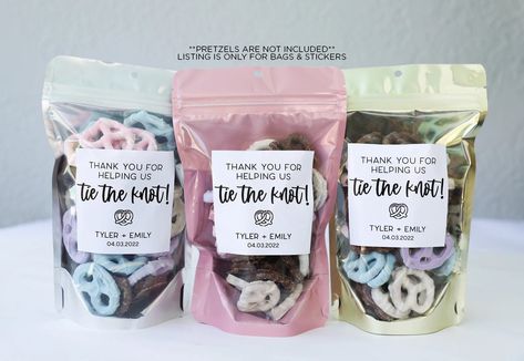 Wedding Snack Favors, Useable Wedding Favors, Pretzel Wedding, Wedding Snack Bags, Blair Wedding, Wedding Pretzels, Causal Wedding, Pretzel Bags, We Tied The Knot