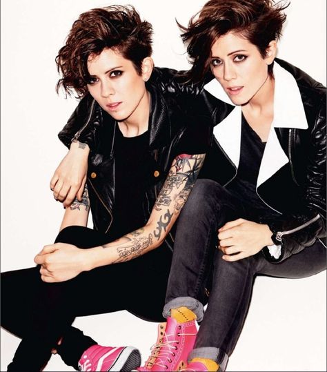 Tegan and Sara in Glamour Magazine Rimmel Scandaleyes Eyeliner, Hair Wishlist, Curly Cuts, Maybelline Instant Age Rewind, Tegan And Sara, Short Haircut Styles, Asymmetrical Hairstyles, Tomboy Chic, Short Curls