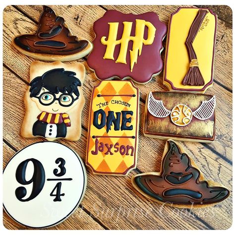 Harry Potter cookie Harry Potter 1st Birthday, Harry Potter Sweets, Harry Potter Cookies, 1st Birthday Cookies, Gateau Harry Potter, Harry Potter Bridal Shower, Hogwarts Christmas, Harry Potter Baby Shower, Harry Potter Food