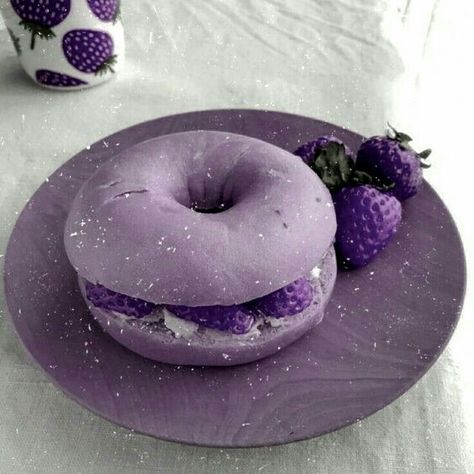 Purple Desserts, Aesthetic Era, Purple Food, Purple Theme, Diy Crafts Bookmarks, Purple Vibe, Lavender Aesthetic, Pretty Dessert, Color Vibe