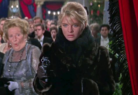 Julie Christie in "Doctor Zhivago" (1965) Doctor Zhivago Movie, Dr Zhivago Movie, Brigitte Bardot Hair, Famous Movie Posters, Bardot Hair, Doctor Zhivago, David Lean, Julie Christie, Dr Zhivago