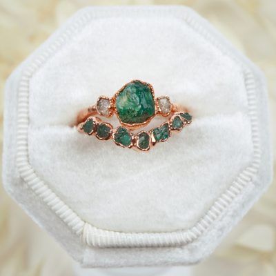 Raw Gem Ring Engagement, Raw Stone Engagement Ring Set, Uncut Emerald Engagement Ring, Non Diamond Engagement Rings Capucinne, Raw Stone Engagement Rings Bohemian, Ethical Engagement Ring Eco Friendly, Hippy Rings Engagement, Self Engagement Ring, Raw Gem Engagement Ring