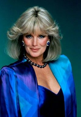 Linda Evans, She has a Net Worth of $25 Million Dollars. Linda Evans Dynasty, Carrington Dynasty, Lesley Anne Down, Dynasty Tv Show, Linda Evans, Joan Collins, Athletic Hairstyles, Charles Bukowski, Whitney Houston