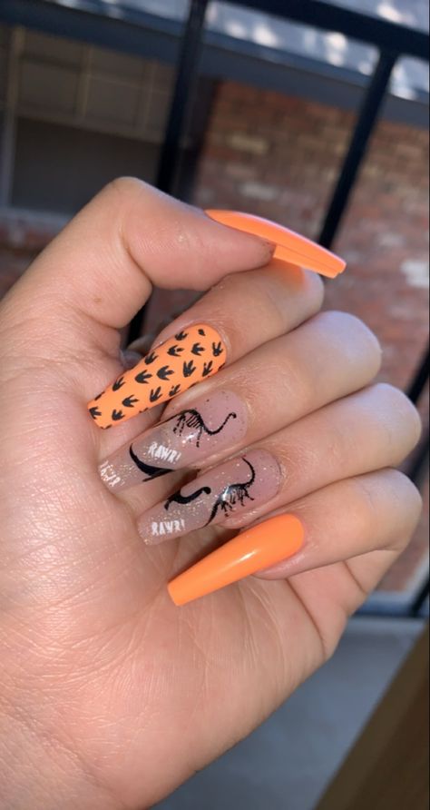 Nail Ideas Dinosaur, Dinasour Nails Acrylic, T Rex Nails, Dinosaur Themed Nails, Jurassic Park Nails Designs, Dinasour Nail Designs, Jurrasic Park Nails, Dinosaur Nail Designs, Dino Nail Designs