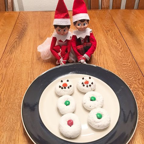 Elf On The Shelf - Easy Ideas For Busy Parents | Building Our Story Easy Elf Ideas, Elf On A Shelf Ideas, Easy Elf, Elf On A Shelf, Awesome Elf On The Shelf Ideas, Donut Decorations, Elf Antics, Elf Fun, Christmas Preparation