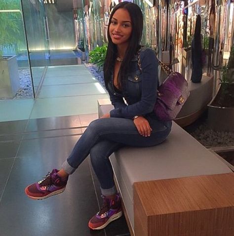 Twenty Fine, Fanny Neguesha, Denim Shirt Outfit, Baddie Aesthetic, Dope Fashion, Girl Swag, Dec 7, Outfit Goals, High Fashion Street Style