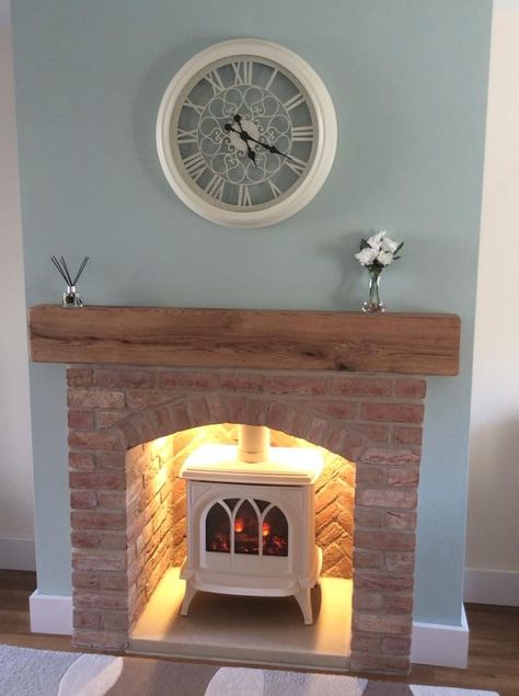 Built In Combustion Fireplace, Kitchen Woodburner, Tiny Sitting Room Ideas, Kitchen Fireplace Ideas, Snug Rooms, Stove Fireplace Ideas, Open Fireplace Ideas, Empty Fireplace Ideas, Alcove Ideas Living Room