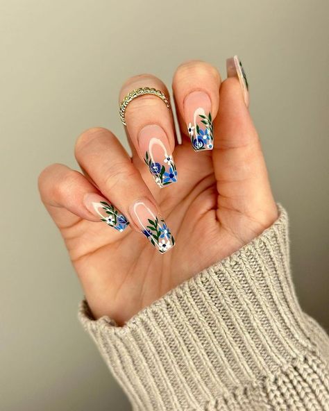 Blue Spring Nail Ideas, Cute Summer Gel Nails, Colourful Nail, Simple Nail Design, Summer Gel Nails, Nail Art Pictures, Mini Flowers, Square Nail Designs, Floral Nail Designs