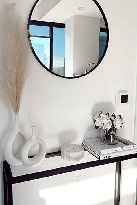 Entryway Decor Black Table, Entryway Black And White, Entryway Table Decor Black, Entryway Black Table Decor, Black And White Living Room Decor Modern Interior Design, Small Entryway Decor Modern, Modern Apartment Black And White, Entry Way Ideas Black, Black And White Hallway Ideas Entryway