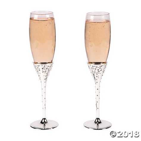 Wedding Toasting Glasses, Plastic Champagne Flutes, To New Beginnings, Wedding Home Decor, Glass Champagne, Alternative Bridal, Toasting Flutes, Wedding Toasts, Wedding Party Supplies