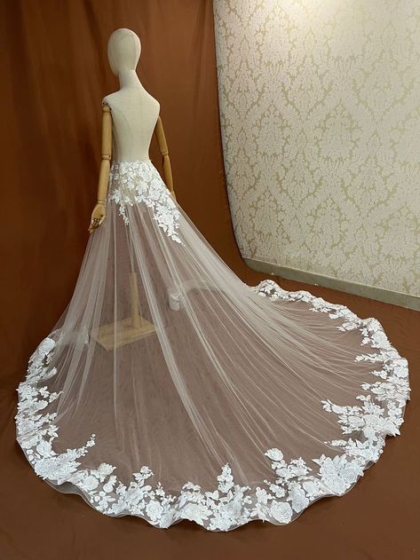 Removable Train Dress, Overskirt Wedding Dress Removable, Wedding Dress With Tail, Cathedral Length Wedding Dress, Wedding Dress Detachable Skirt, Wedding Train, Mesh Wedding Dress, Convertible Wedding Dresses, Detachable Train Wedding Dress