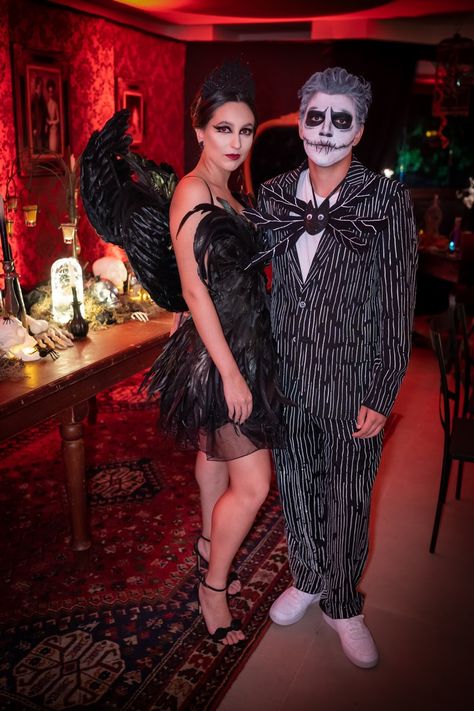 Black swan and jack Skellington halloween costume Black Swan Couple Costume, Couple Manifestation, Jack Skellington Halloween Costume, Swan Couple, Couple Costume, Halloween Black, Couple Halloween, Black Swan, Couples Costumes