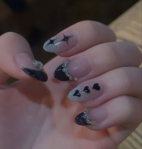 Pink Douyin Nails Almond, Black Douyin Nails Short, Douyin Nails Short Almond, Black Nails Douyin, Black Nail Ideas Almond, Black Douyin Nails, Douyin Nails Almond, Black Almond Nails Designs, Black Jelly Nails