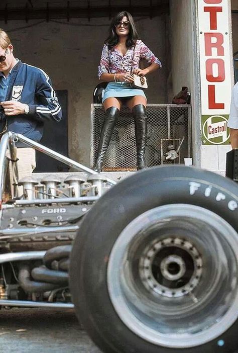 Italy, 69.... Nitro Cars, Car Wheels Diy, Classic Race Cars, Car Wheels Rims, Formula Uno, Gilles Villeneuve, Classic Racing Cars, Motorsport Photography, Grid Girls