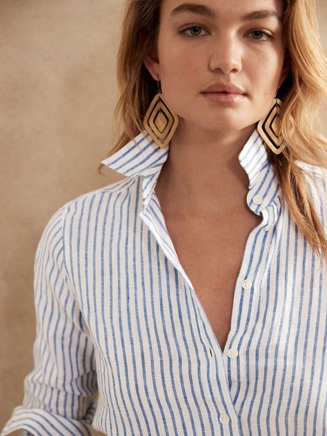 Linen Shirts Women Outfits Summer, Classic Preppy Style Women, White Linen Shirt Outfit Women, White Linen Shirt Outfit, Lucy Chadwick, Banana Fashion, Linen Shirt Outfit Women, Banana Republic Outfits, Classy Dressing