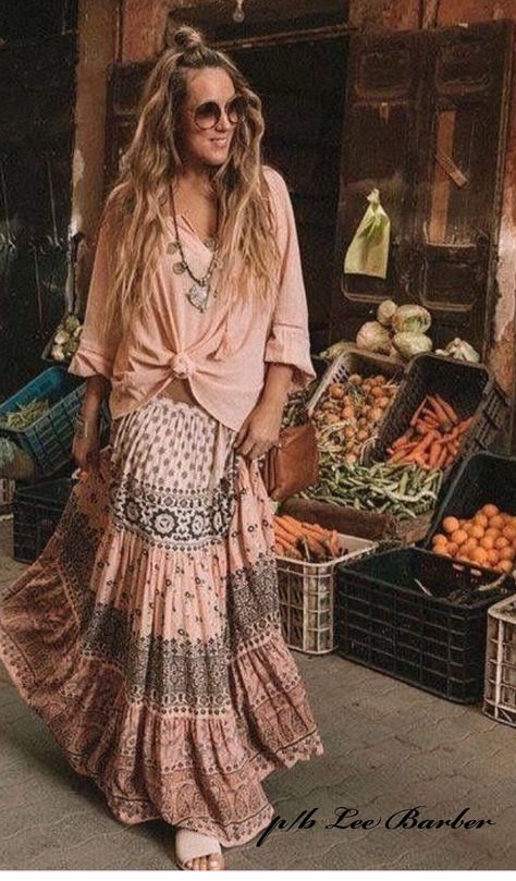 Spiritual Fashion, Stile Boho Chic, Look Boho Chic, Boho Floral Maxi Dress, Mode Hippie, Bohemian Style Clothing, Estilo Hippie, Boho Style Outfits, Boho Chic Outfits