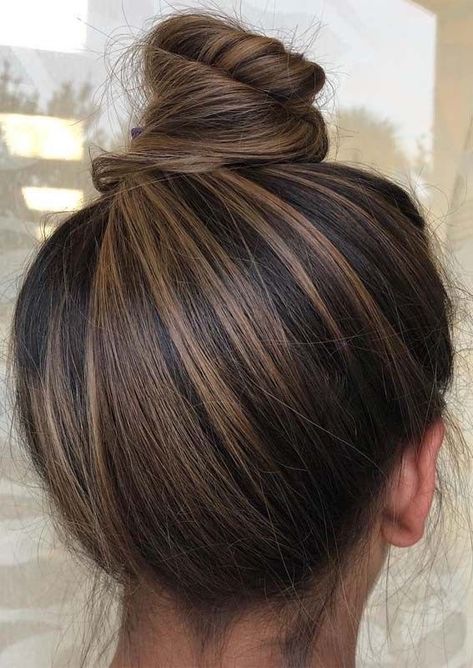 Female Hairstyles, Top Bun, Updo Styles, Brown Hair Balayage, Top Hairstyles, Stylish Top, Hair Color Balayage, Blonde Ombre, Light Brown Hair