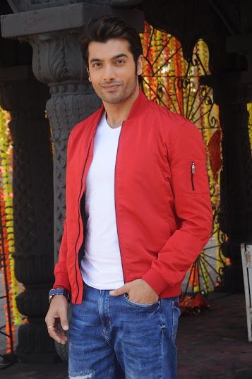 Sharad Malhotra In Kasam, Sharad Malhotra, Arjun Bijlani, Surbhi Chandna, Handsome Celebrities, Indian Man, Car Hacks, Cute Couples Photos, Indian Fashion Dresses