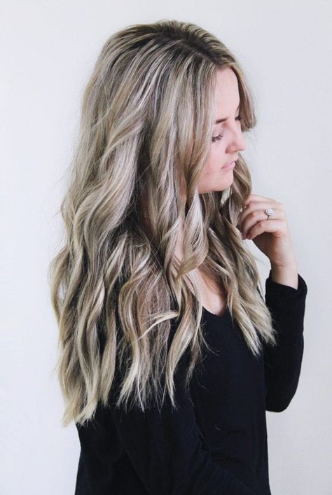 How To Curl Your Hair With A Flat Iron - Beach Waves - Cassie Scroggins Beach Waves With Flat Iron, Curl My Hair, Iron Curls, Curls With Straightener, Beach Curls, Curl Your Hair, Flat Iron Curls, Curly Hair Tutorial, Beach Wave Hair