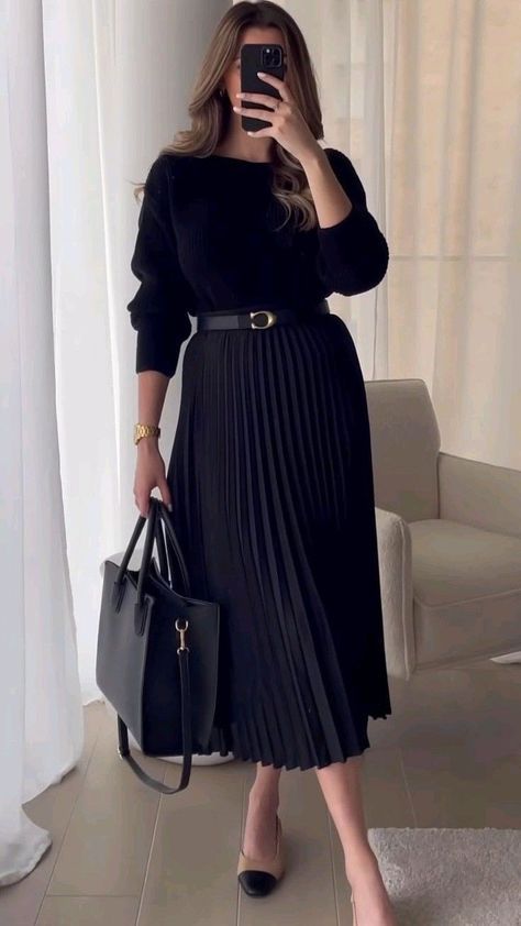 Outfit Formal Mujer, Chic Office Wear, Rok Midi, Stile Blair Waldorf, Adrette Outfits, Outfit Elegantes, How To Wear Ankle Boots, Fest Outfits, Rock Outfit