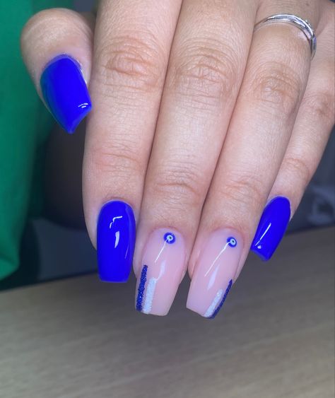 Ongle bleu, oeil grec, paillettes Nails, Pendant