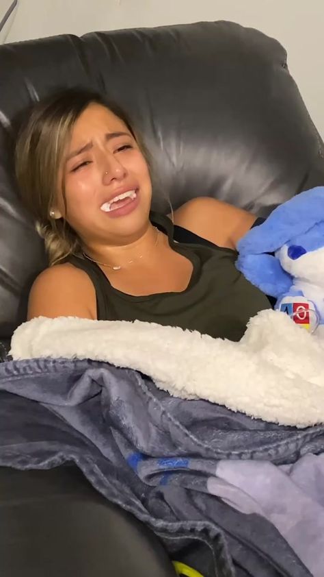 #wisdomteeth Hashtag Videos on TikTok Getting Wisdom Teeth Out, Wisdom Teeth Video, Smile Tips, Whiten Teeth At Home, Wisdom Teeth Funny, Healthy Teeth And Gums, Whiten Teeth, Best Friends Funny, Funny Meems