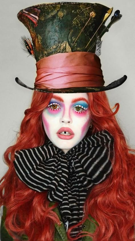 Mad Hatter Costume Makeup, The Mad Hatter Makeup, Alice In Wonderland Costume Makeup, Halloween Makeup Alice In Wonderland, Mad Hatter Halloween Makeup, Alice In Wonderland Horror Makeup, Cosplay Ideas Comic Con, Mad Hatter Costume Female Makeup, Mad Hatter Inspired Makeup