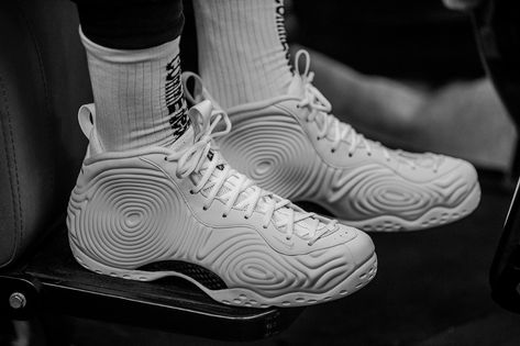 Nike Foamposite, Nike Models, Foam Posites, Jordans 12, Sneaker Release, Best Sneakers, Comme Des Garcons, Air Jordan Sneaker, All Black Sneakers