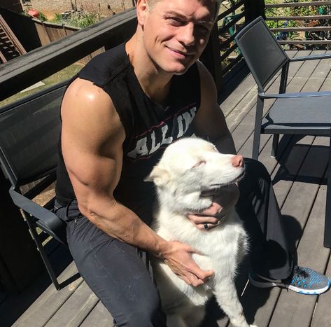 Cody Rhodes Selfie, American Nightmare, Wrestling Stars, Scammer Pictures, Cody Rhodes, Roman Reigns, Wwe Superstars, Keanu Reeves, Drawing Base