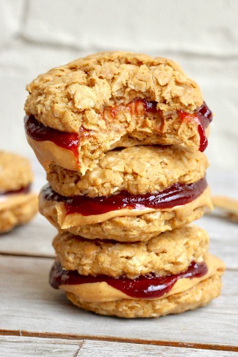 Peanut Butter Jelly Cookies, Jelly Cookies, Sandwich Cookie, Cookie Sandwiches, Peanut Butter And Jelly, Peanut Butter Jelly, Snacks Saludables, Delicious Sandwiches, Think Food