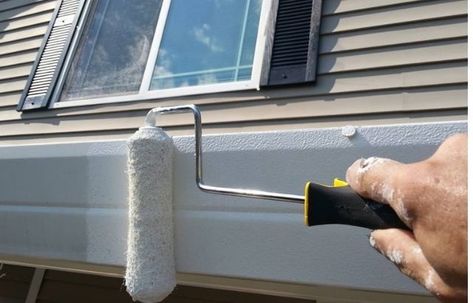 How to Paint Aluminum Gutters | 5 Steps To Follow Painting Gutters And Trim, House Trim Exterior, Painting Gutters, House Gutters, Metal Gutter, How To Clean Aluminum, Aluminum Carport, Gutter Guards, Gutter Cleaner