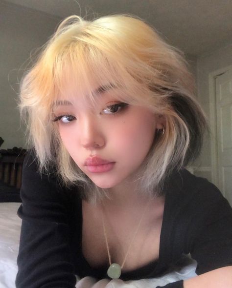 Long Face Haircuts, Blonde Bangs, Really Short Hair, Short Brown Hair, Asian Short Hair, How To Style Bangs, Brown Hair With Highlights, Girl Short Hair, Short Blonde Hair