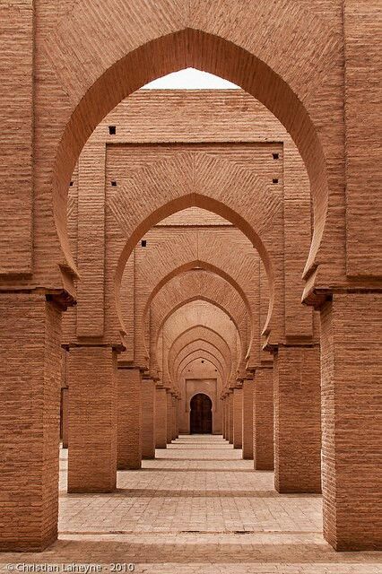 Architecture Morocco, Yoga Everyday, Ancient Architecture, Islamic Architecture, Amazing Architecture, Phone Wallpapers, Marrakech, Art And Architecture, Architecture Photography