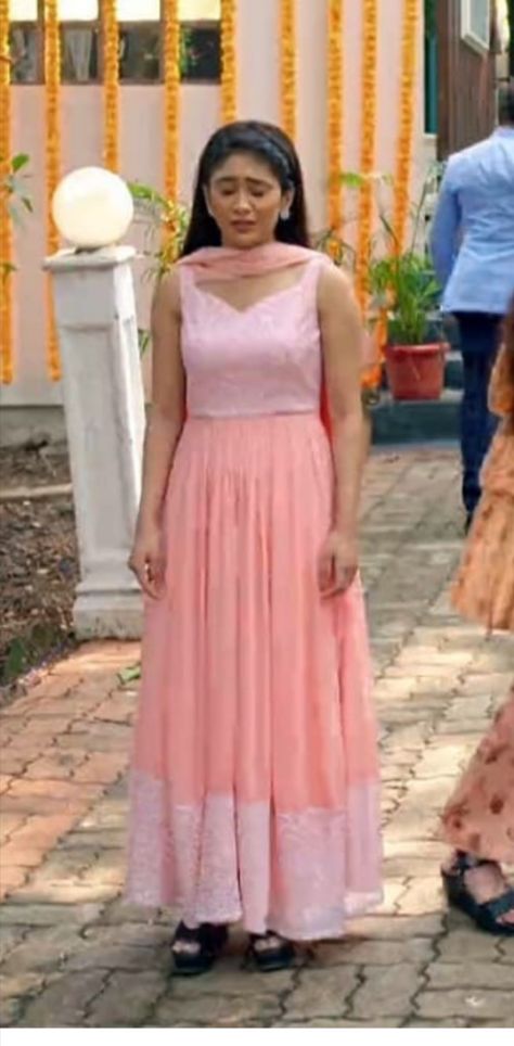 Shivangi Joshi Pink Dress, Naira Dress, Simple Indian Suits, Kartik Naira, Party Wear Frocks, Kumkum Bhagya, Indian Bride Outfits, Anarkali Dress Pattern, Serial Actress