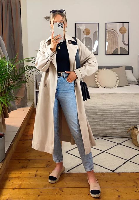 Beige Coat Outfit, Beige Trench Coat Outfit, Trench Coat Outfit Spring, Mirror Selfie Outfit, Mango Coat, Spring Fashion Inspiration, Daisy Jewellery, Mango Coats, Casual Trendy Outfits