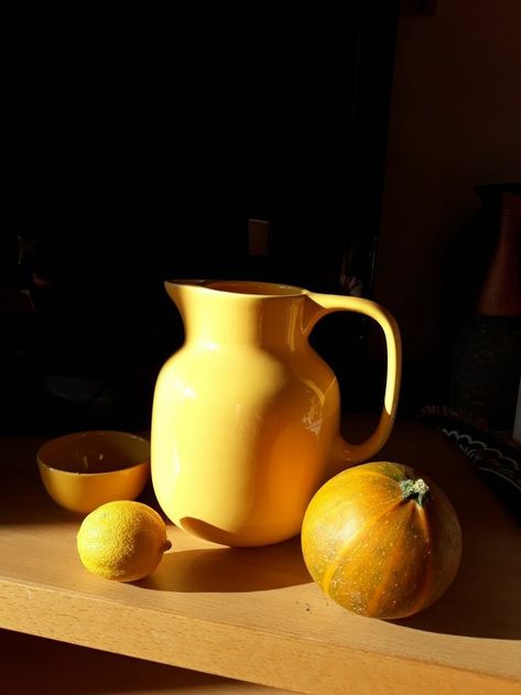 Yellow Still Life Photography, Fruit Reference Photos For Artists, Still Life Reference Photos For Artists, Object Reference Photos, Still Life Photography Objects, Still Life Reference Photos, Classical Still Life, Still Life Objects, Simple Still Life