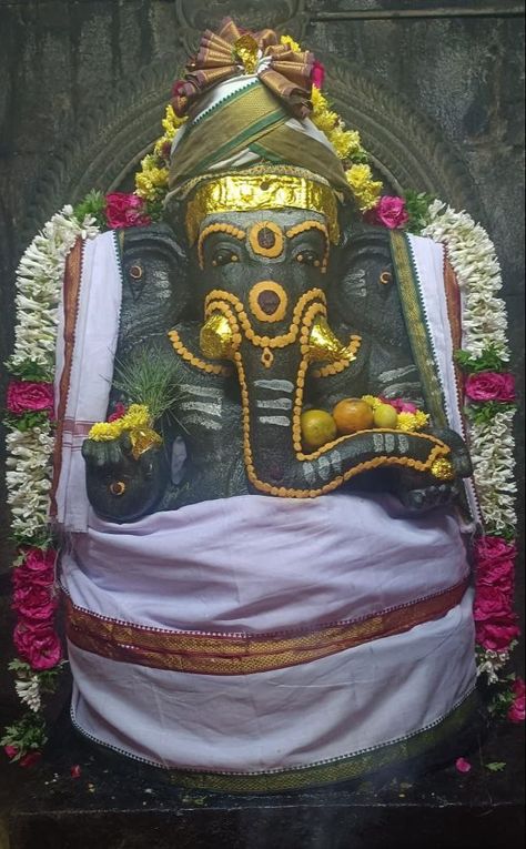 Maha Ganapathi Images, Maha Ganapathi, Sai Baba Miracles, Sri Ganesh, Bhagvan Wallpapers, Ram Image, Happy Ganesh Chaturthi Images, Happy Navratri Images, Ganesh Chaturthi Images